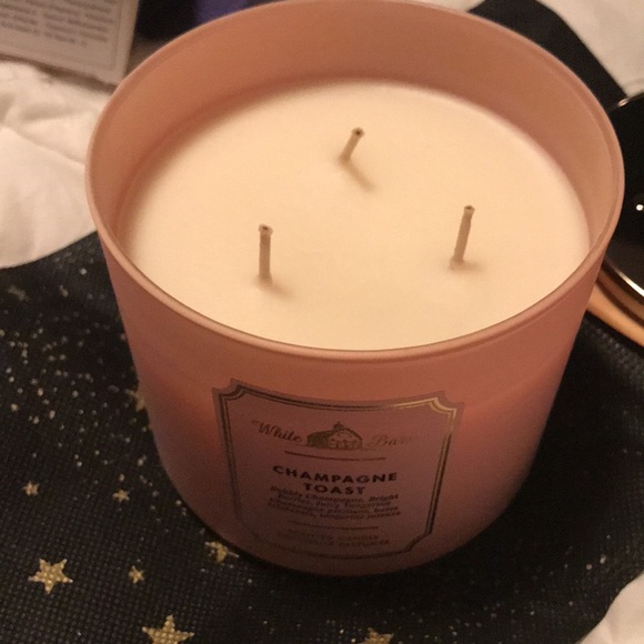 White Barn Champagne Toast Candle - Picture 2 of 3